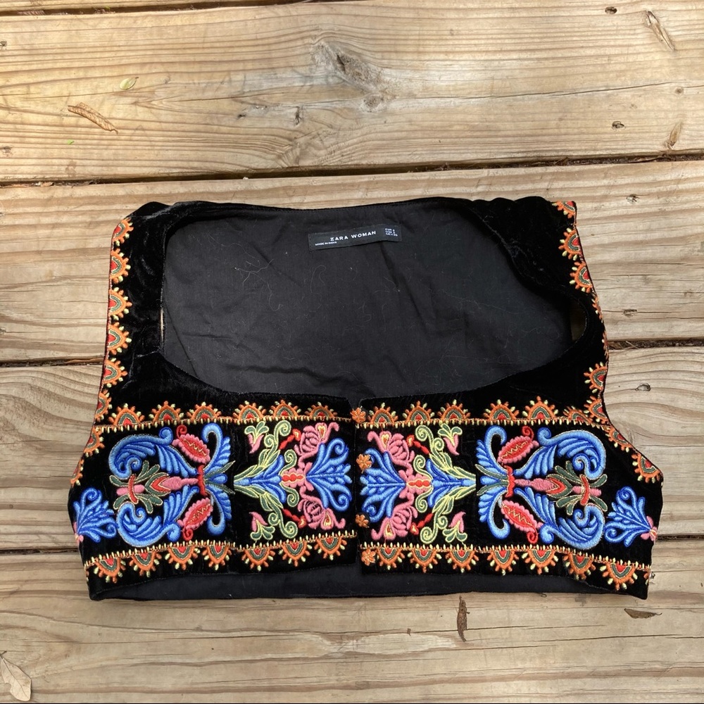 Zara Woman Embroidered Black Velvet Vest Size S